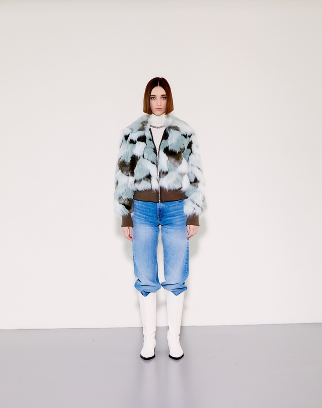 채뉴욕 Cotton Candy Faux Fur Jacket [Blue] 블루 착용컷