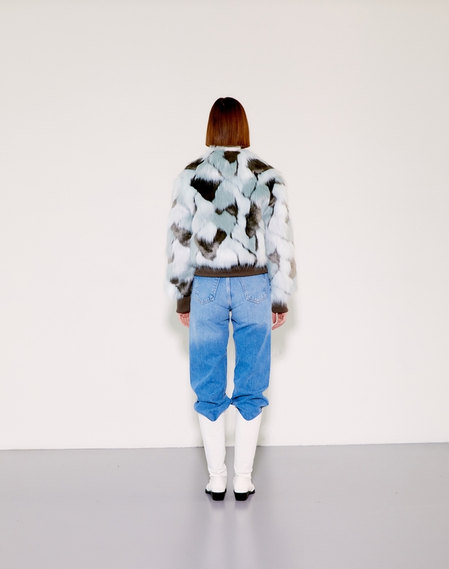 채뉴욕 Cotton Candy Faux Fur Jacket [Blue] 블루 착용컷