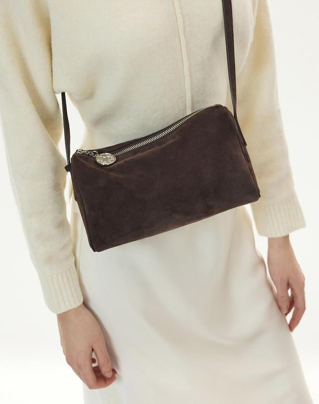 앤오즈 PIDI MEDIUM SUEDE leather crossbody shoulder bag 2 color 블랙 착용컷