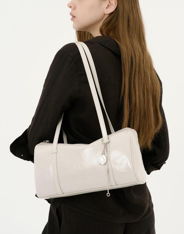 앤오즈 PIDI LARGE long handle leather shoulder bag 3 color 블랙 착용컷
