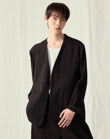 Seersucker Collarless Jacket (Black)