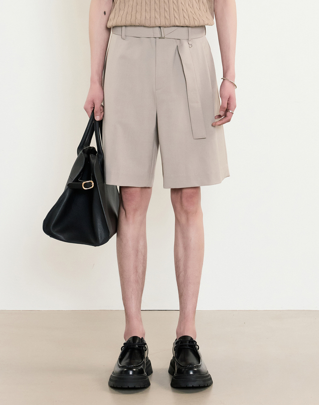 티엔지티 Belted Wide Shorts (Light Beige) 베이지 착용컷
