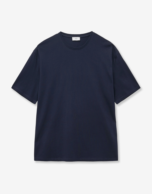 티엔지티 Essential Round Neck T-Shirt (Navy) 네이비 착용컷