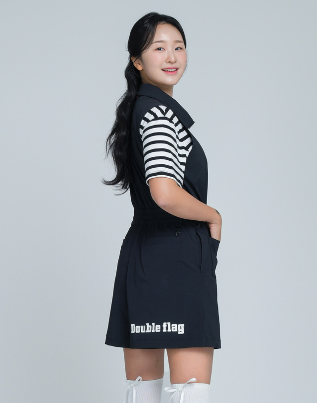 더블플래그 여성 [트렌디템] 블랙 여성 포켓포인트 민소매 오버롤 착용컷