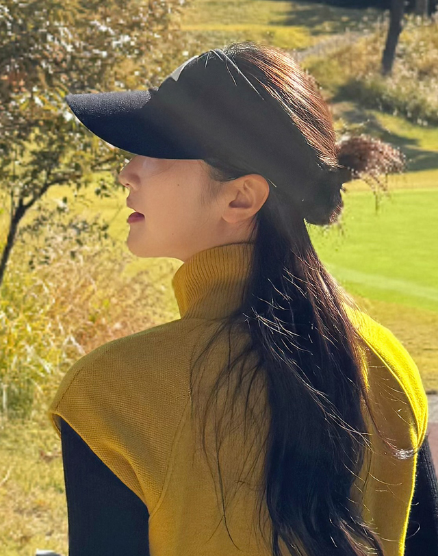 더블플래그 여성 [얼굴소멸] 블랙 여성 빅 로고포인트 썬바이저 착용컷
