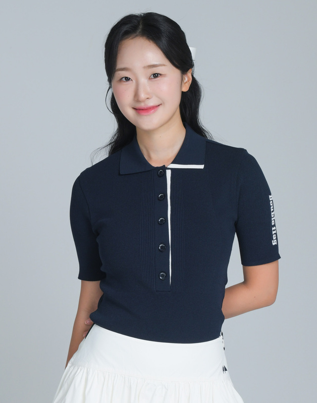 더블플래그 여성 [여신핏] 네이비 여성 에리배색 골지 포인트 반팔 니트 진한 네이비 착용컷