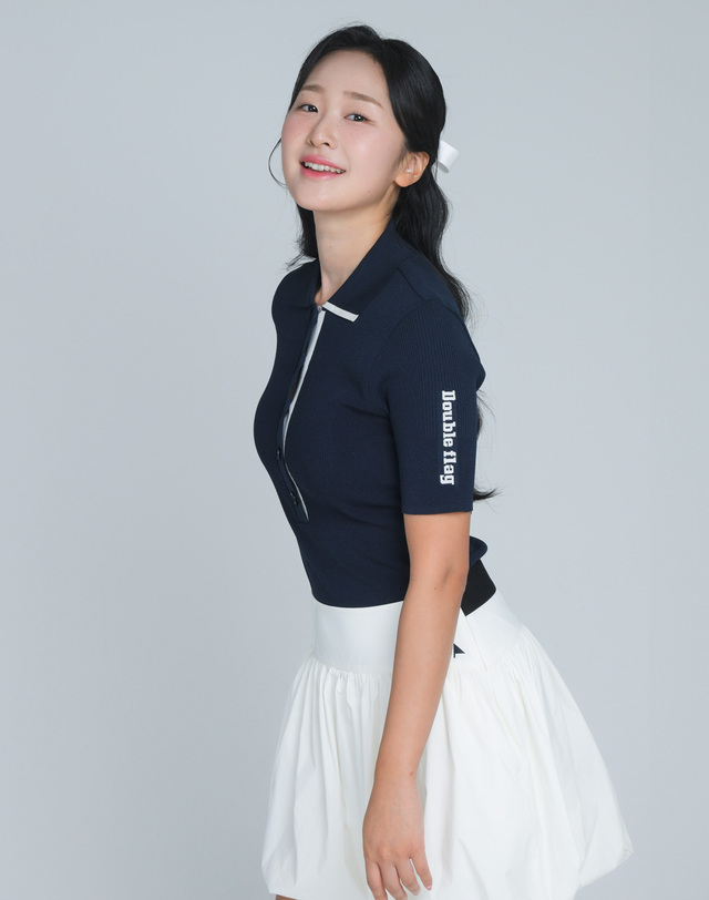 더블플래그 여성 [여신핏] 네이비 여성 에리배색 골지 포인트 반팔 니트 진한 네이비 착용컷