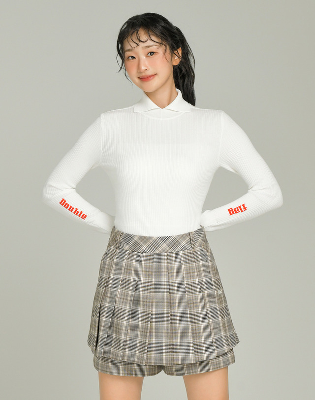 더블플래그 여성 [Layering] 아이보리 여성 컬러팁 포인트 긴팔 골지 니트 착용컷