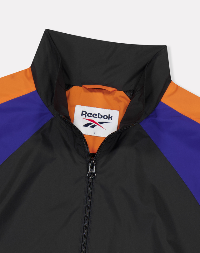 리복 REEBOK x YESEYESEE Trek Jacket 오렌지 착용컷