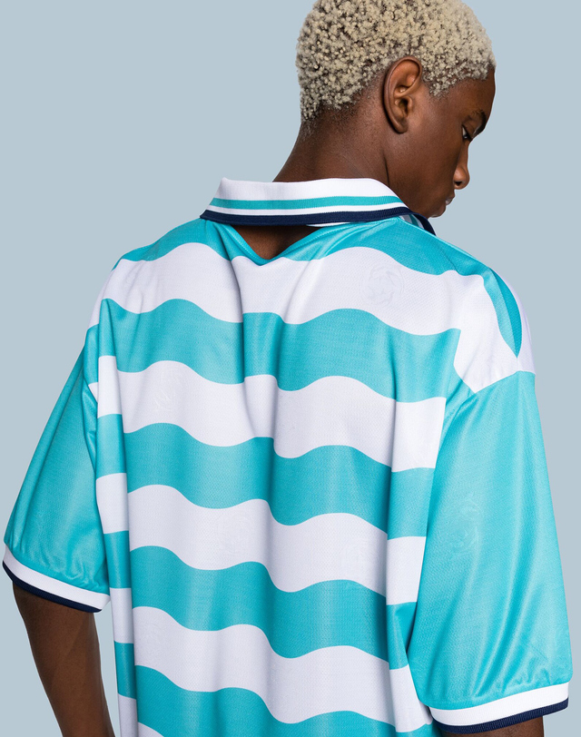 리복 Reebok X BOTTER SOCCER TEE - 블루:화이트 / RMGB001C99FAB0014001 밝은 블루 착용컷
