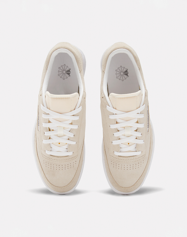 리복 Reebok x JJJJound Club C 85 스웨이드 - 코르크 / 100073319 베이지 착용컷