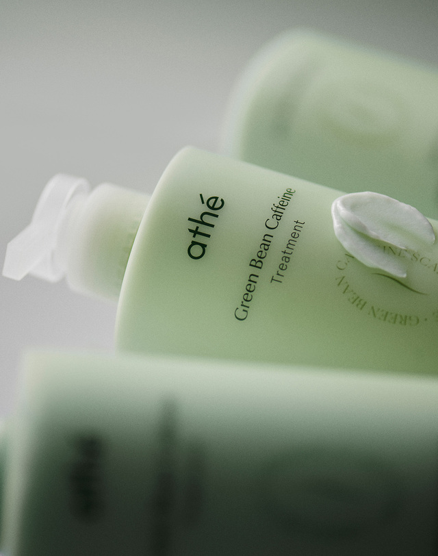 아떼뷰티 [두피케어] 아떼 앤루트 클리닉 리 트리트 스칼프 트리트먼트 리필파우치 250ml 밝은 연두 착용컷