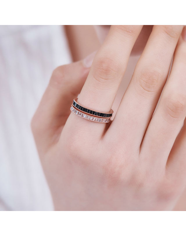 엘르 주얼리 화이트 블랙 스톤 레이어드 반지 ELBRWR146 착용컷