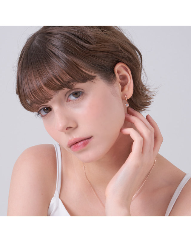 엘르 주얼리 14K GF 하트플릭 귀걸이 ELGPEE574 착용컷