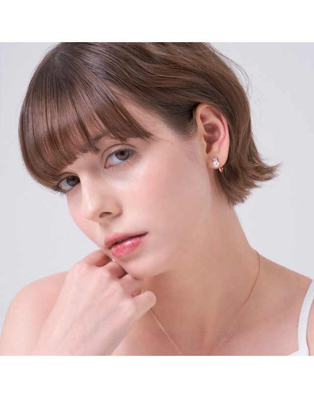 엘르 주얼리 샤인 로즈 펄 귀찌 귀걸이 ELSPEE501 착용컷