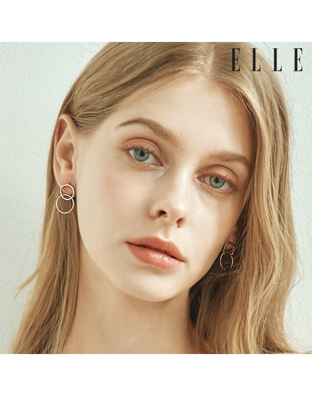 엘르 주얼리 Urban 14K GF 더블링 콤비 귀걸이 ELGPEE457 착용컷