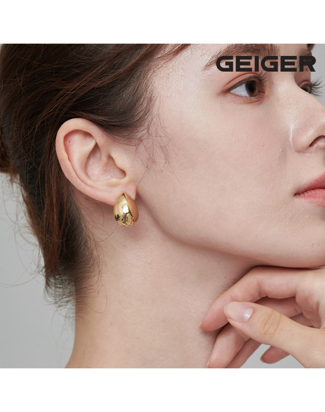 가이거 주얼리 심플 물방울 귀걸이 GISVEE106 착용컷