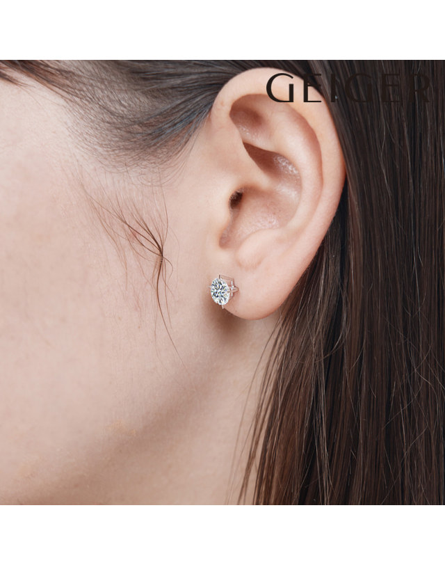 가이거 주얼리 14K 베이직 7부 모이사나이트 귀걸이GI14EE508 착용컷