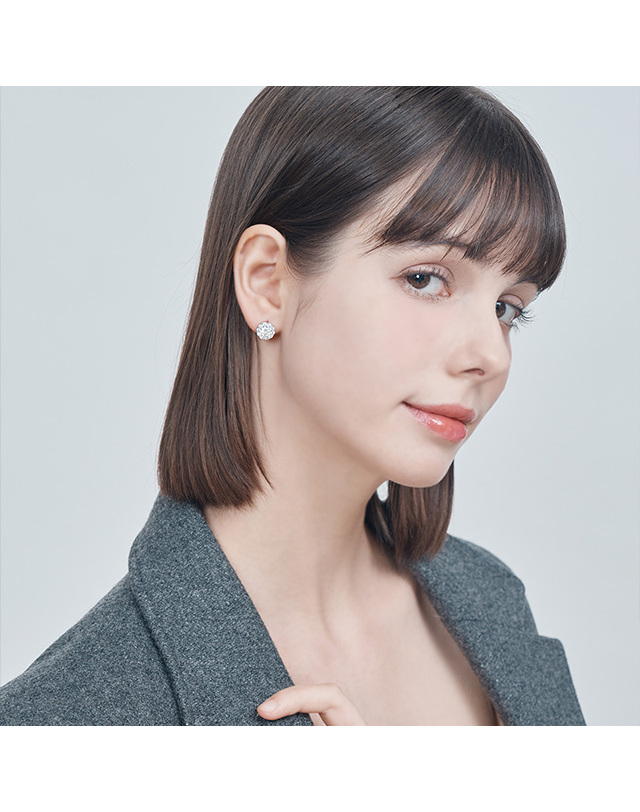 가이거 주얼리 18K GF 모이사나이트 클래식 귀걸이 GI8KPEE081 착용컷