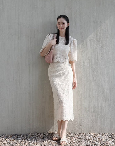 아이보리 짜임 펀칭 면혼방 롱 랩스커트