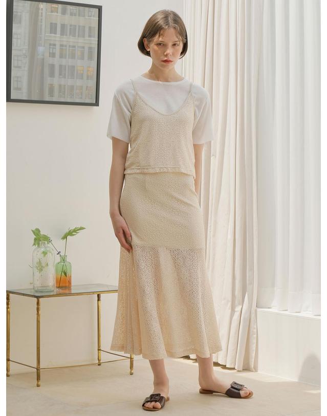 와드로브 LACE BUSTIER_BEIGE 착용컷
