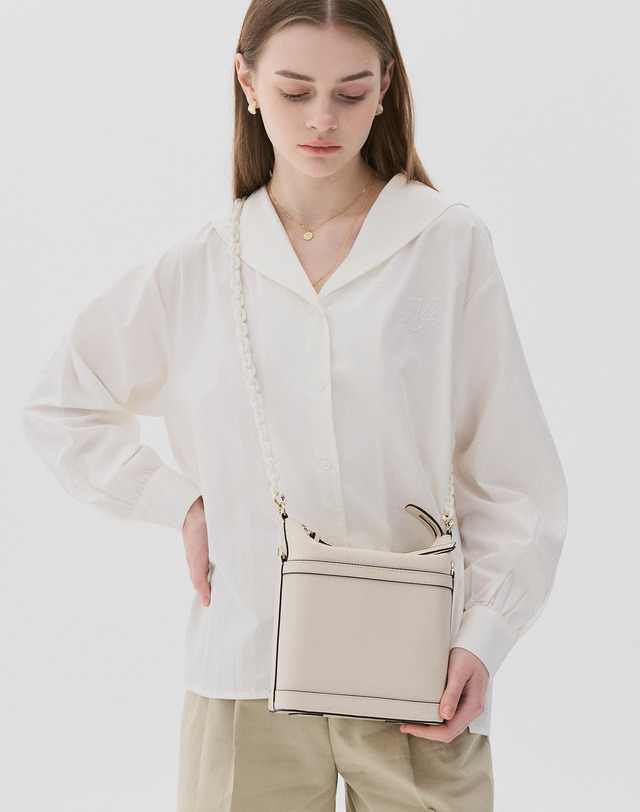 보니블라 에런백 ERON BAG CREAM WHITE 착용컷