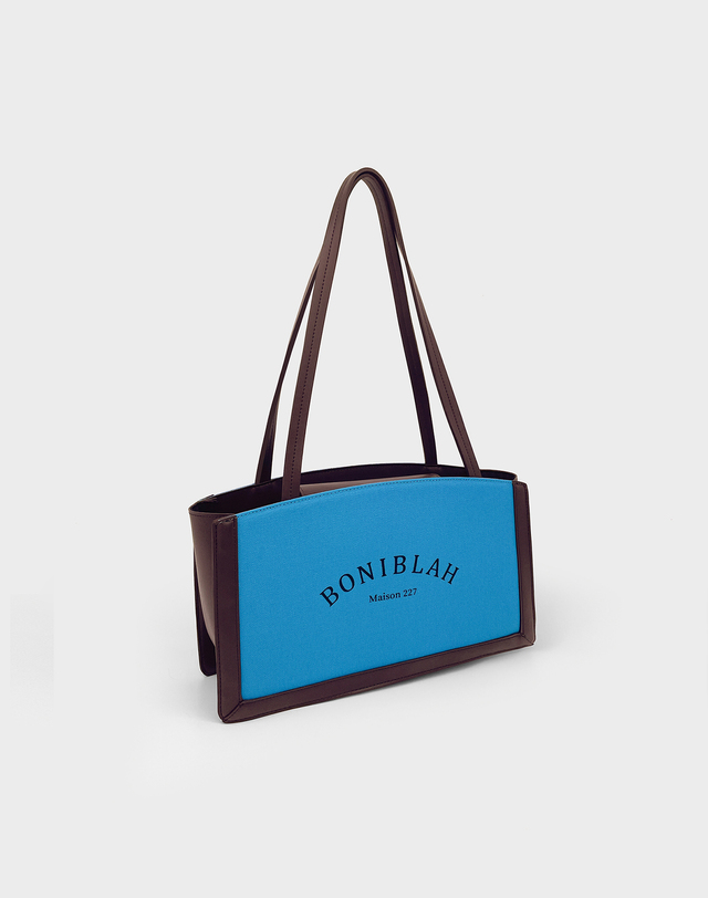 보니블라 데보백 DEBO BAG BLUE WINE 착용컷