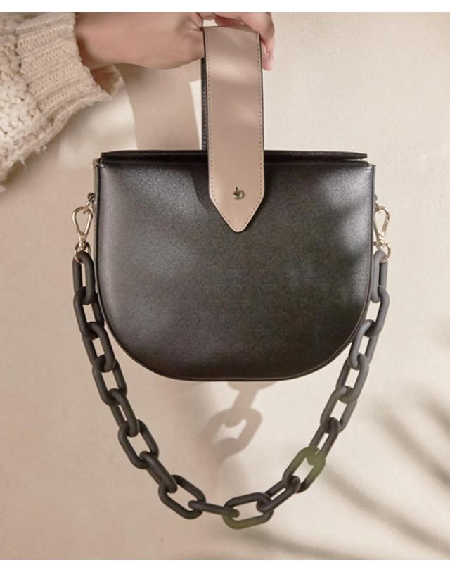 보니블라 마카롱 체인스트랩 MACARON CHAIN BLACK 착용컷