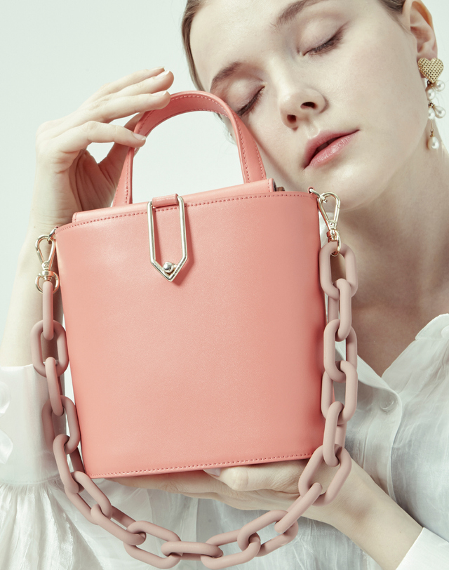 보니블라 마카롱 체인스트랩 MACARON CHAIN PINK 착용컷