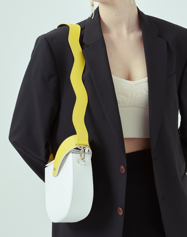보니블라 바게스트랩 VAGUE STRAP YELLOW GRAY 착용컷