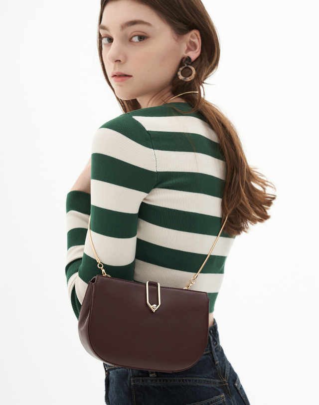 보니블라 뚜아르백 TOIRE BAG MARSALA WINE 착용컷
