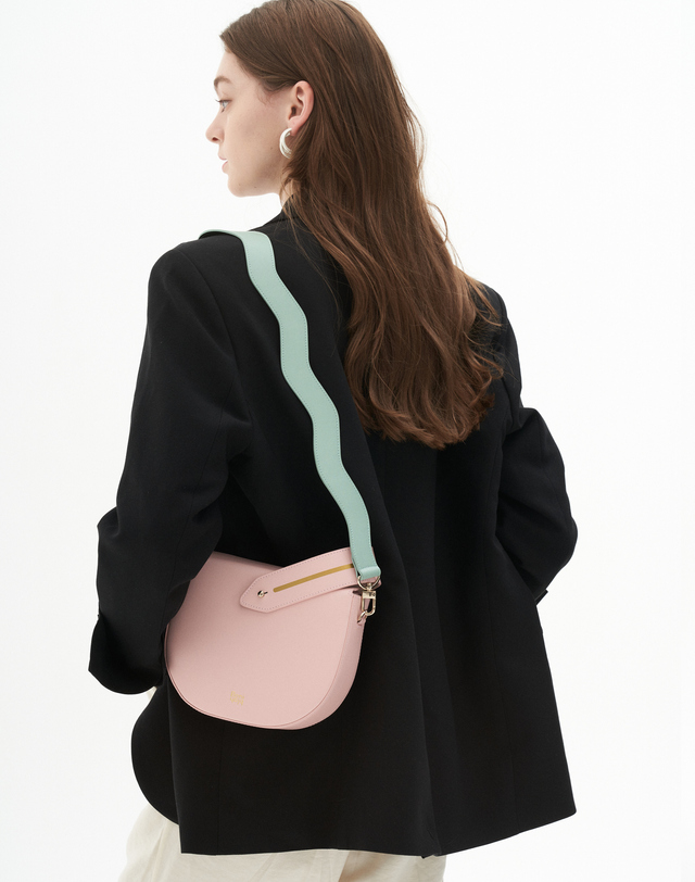 보니블라 글라세백 GLACE BAG FLAMINGO PINK 착용컷