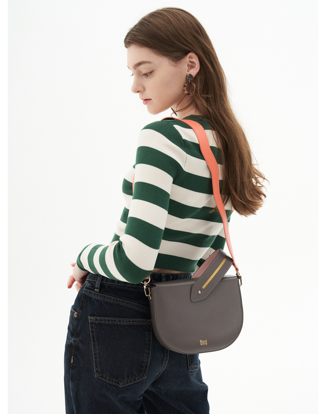 보니블라 글라세백 GLACE BAG MINK GRAY 착용컷