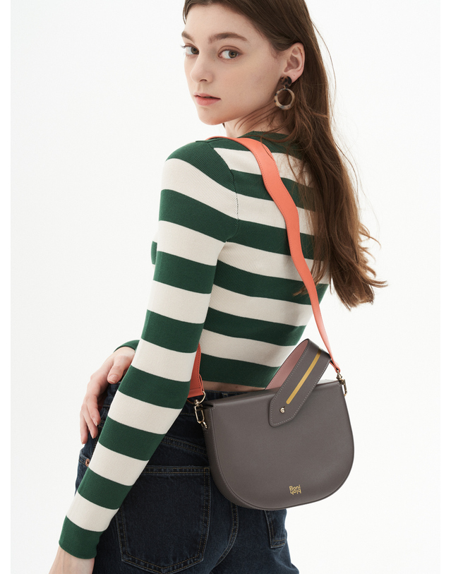 보니블라 글라세백 GLACE BAG MINK GRAY 착용컷