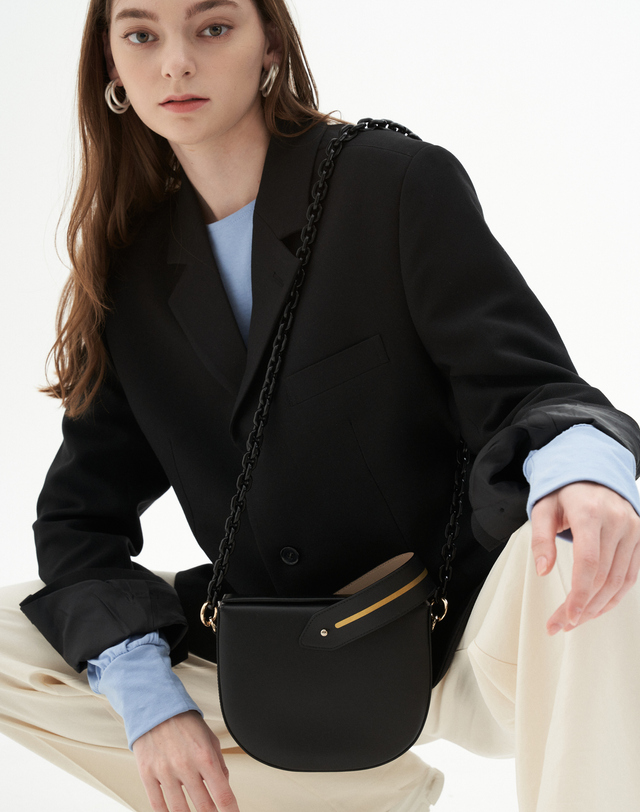 보니블라 글라세백 GLACE BAG EBONY BLACK 착용컷