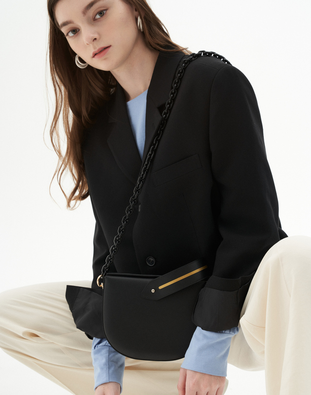 보니블라 글라세백 GLACE BAG EBONY BLACK 착용컷