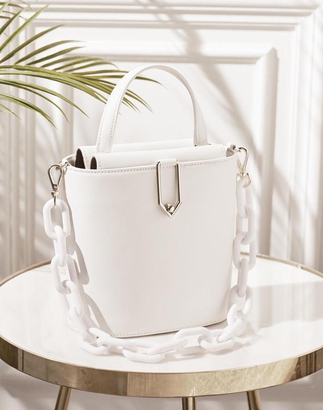 보니블라 마카롱 체인스트랩 MACARON CHAIN WHITE 착용컷