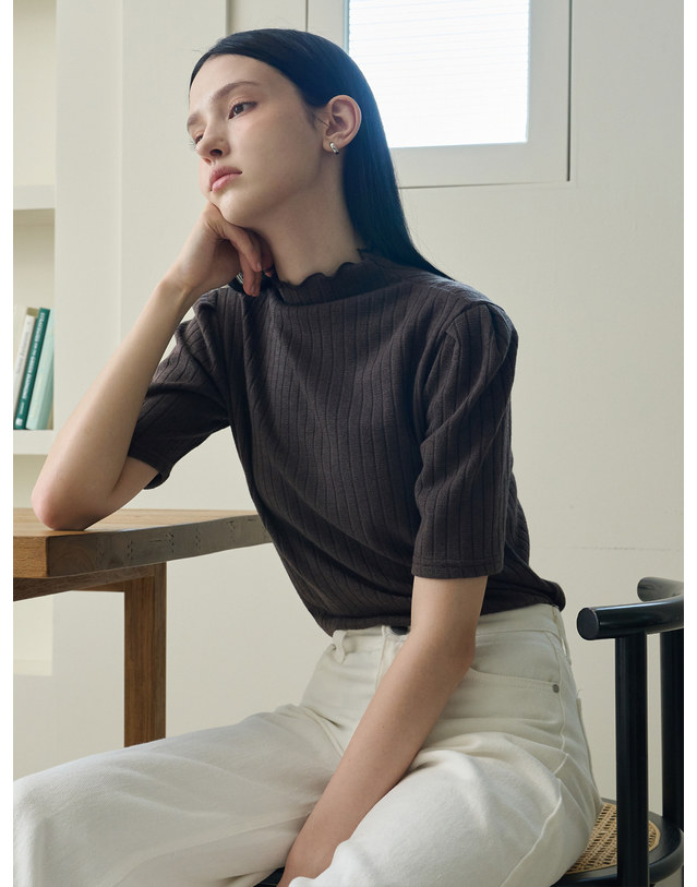 바이바이섭 하프넥 프릴 폴라티 모카브라운 [T43] 착용컷