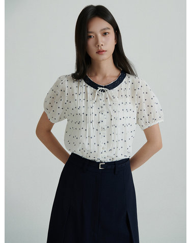 플라워 핀턱 레이스 블라우스 O262T262