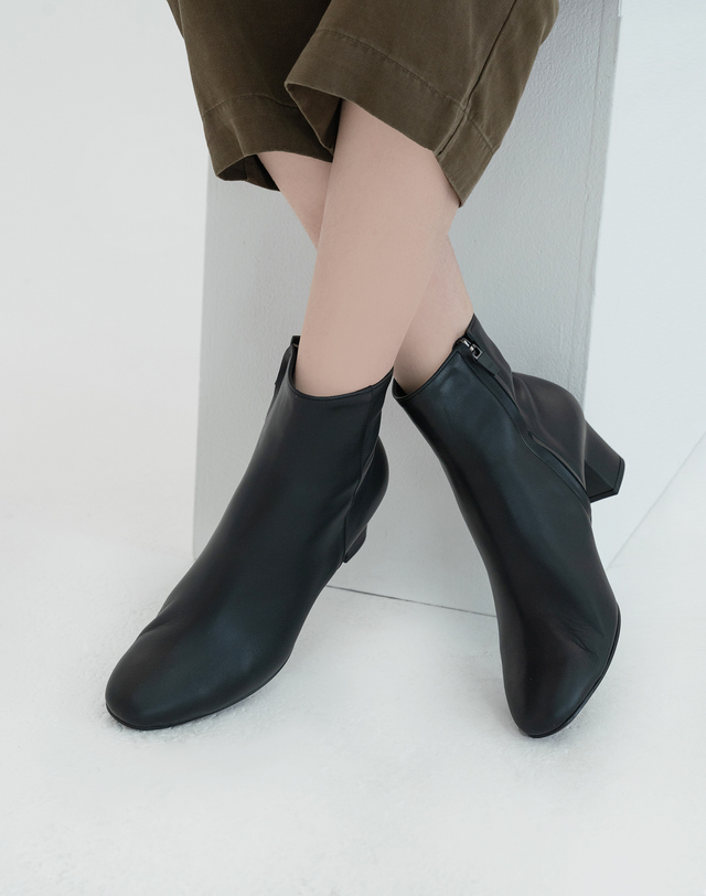 세컨데일리 세컨데일리 [HAND MADE] 헤이젠(Hegen) 앵클부츠_아이보리 (3cm/6cm) 착용컷