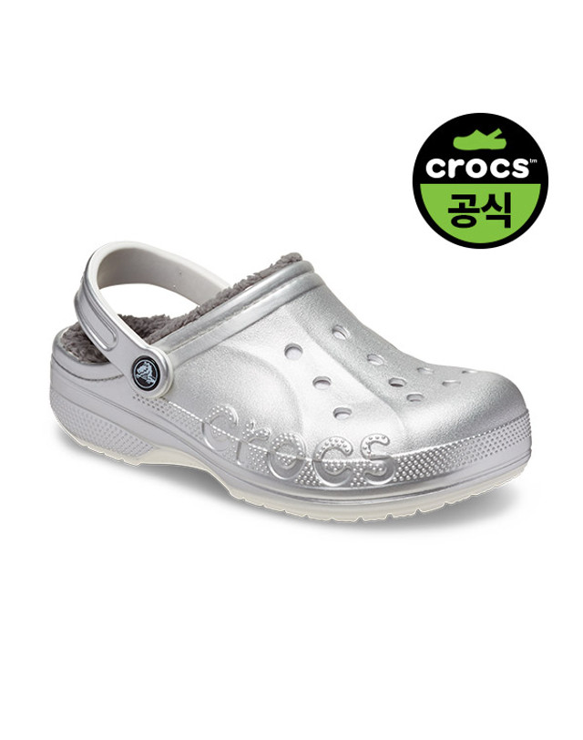 크록스 공용 BAYA LINED PRINTED CLOG SVME (23FUCL205975) 착용컷