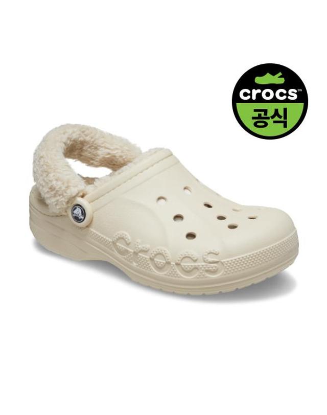 크록스 성인 BAYA LINED FUZZ STRAP CLOG WWT (25FUCL206633) 착용컷