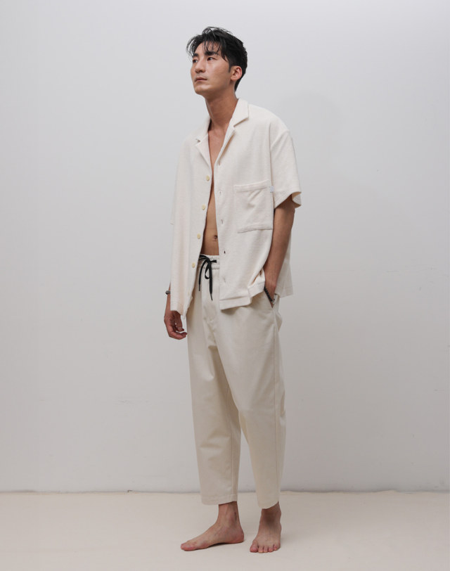 로우투로우 MRS301B 코튼 테리 숏 슬리브 메디테이션 셔츠 MACADAMIA 아이보리 착용컷