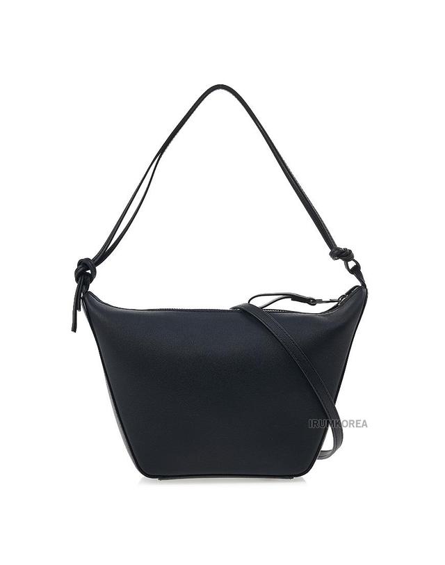 로에베 [로에베] FW25 여성 미니 해먹 호보 숄더백 A538G13X01 1100 착용컷