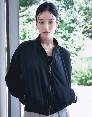 니트블럭 셔링 봄버점퍼