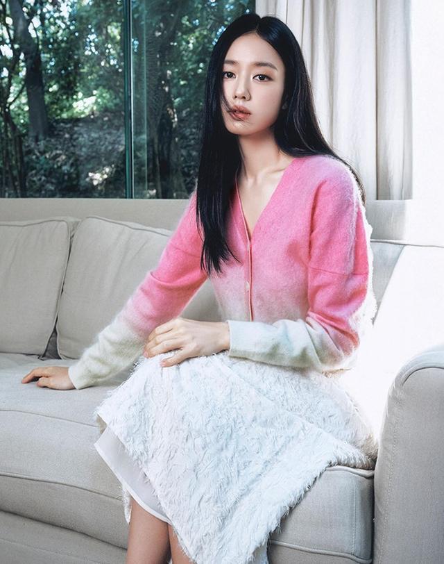 셀렙샵 에디션 셀렙샵에디션 레이어드 페더 스커트 착용컷