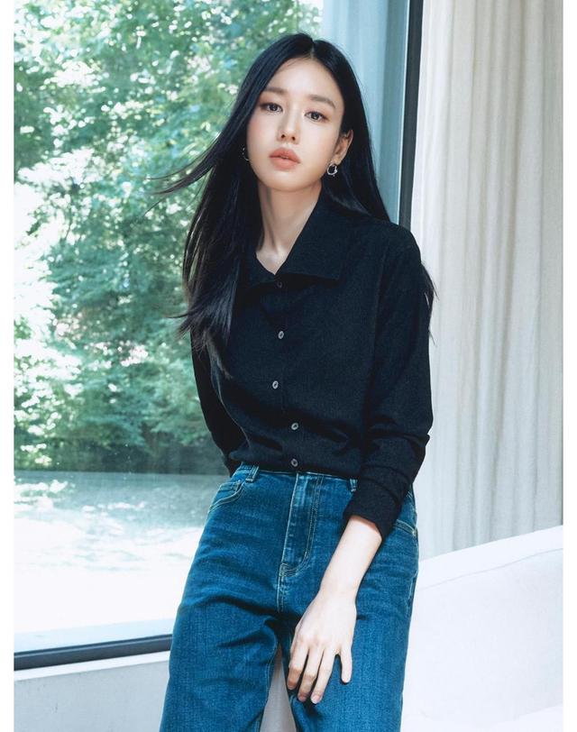 셀렙샵 에디션 셀렙샵에디션 FW 크링클 버튼업 슬림핏 셔츠 1종 착용컷