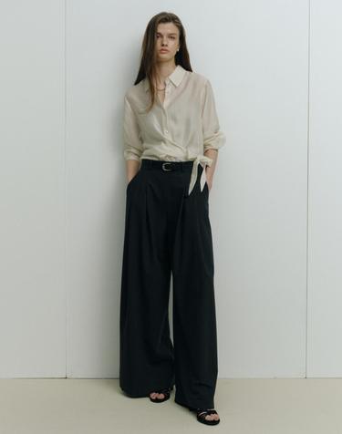 벨티드 투턱 드레이프 팬츠