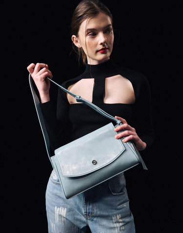 Capture bag mini - crinkle light blue