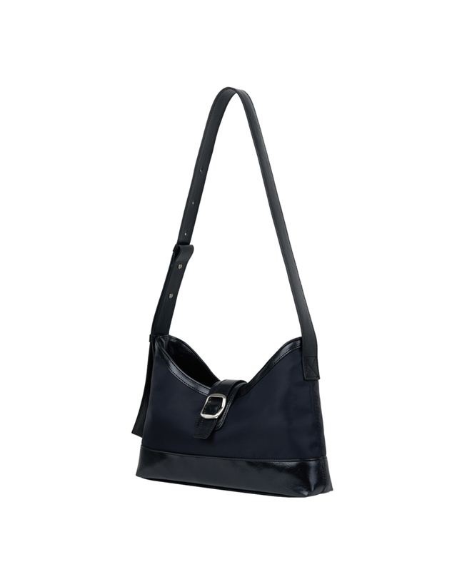 세미코드 veil middle bag - nylon black 착용컷